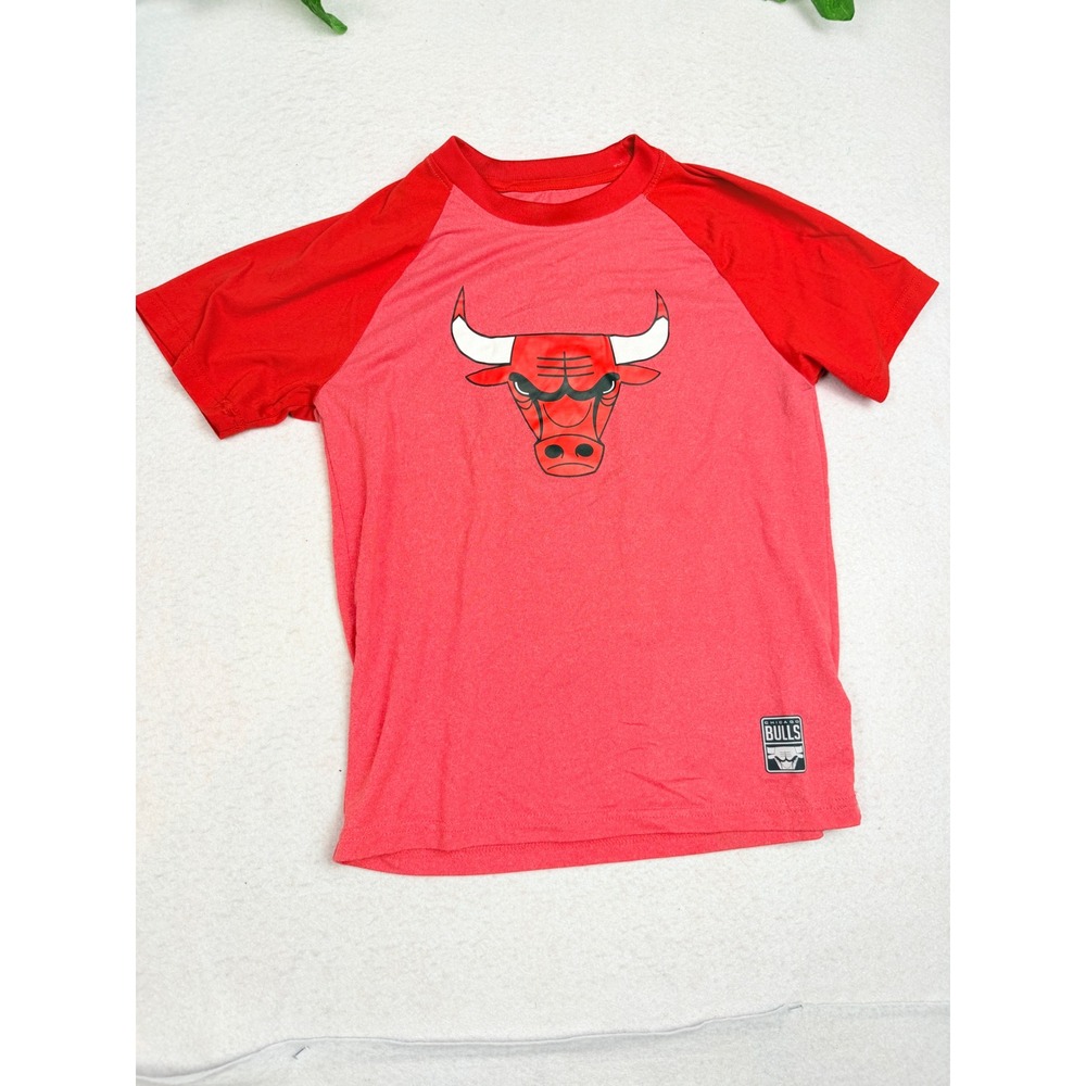 NBA‎ Chicago Bulls Boys Red Raglan Graphic T-Shirt Size 8 Short Sleeve Logo Tee